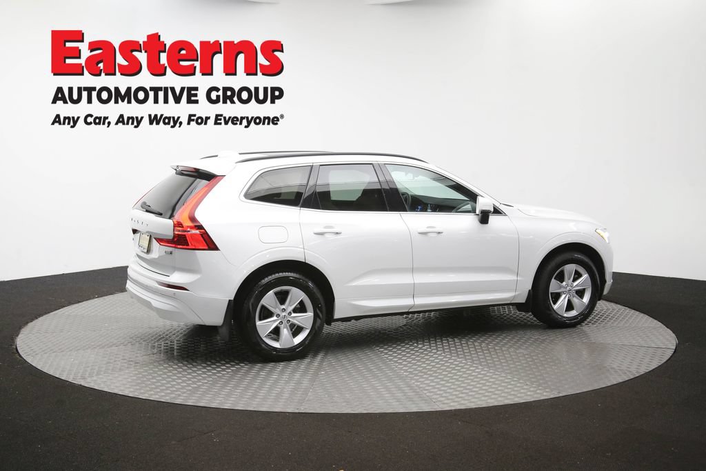 Used 2022 Volvo XC60 B5 Momentum AWD/4WD image 46
