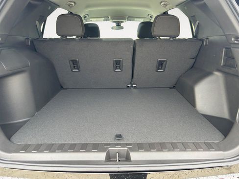 Used 2024 Chevrolet Equinox LT FWD image 18