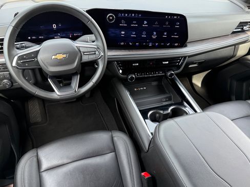 Used 2025 Chevrolet Tahoe LT AWD/4WD image 12