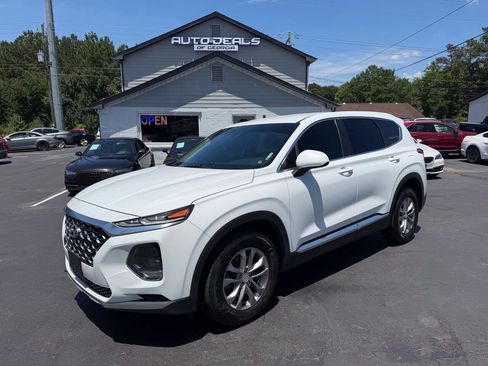 Used 2019 Hyundai Santa Fe SE FWD image 1