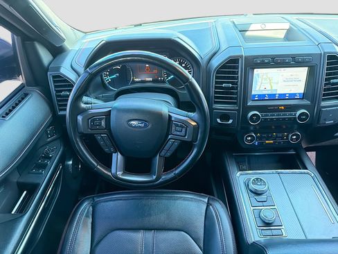 Used 2021 Ford Expedition Max Limited image 18