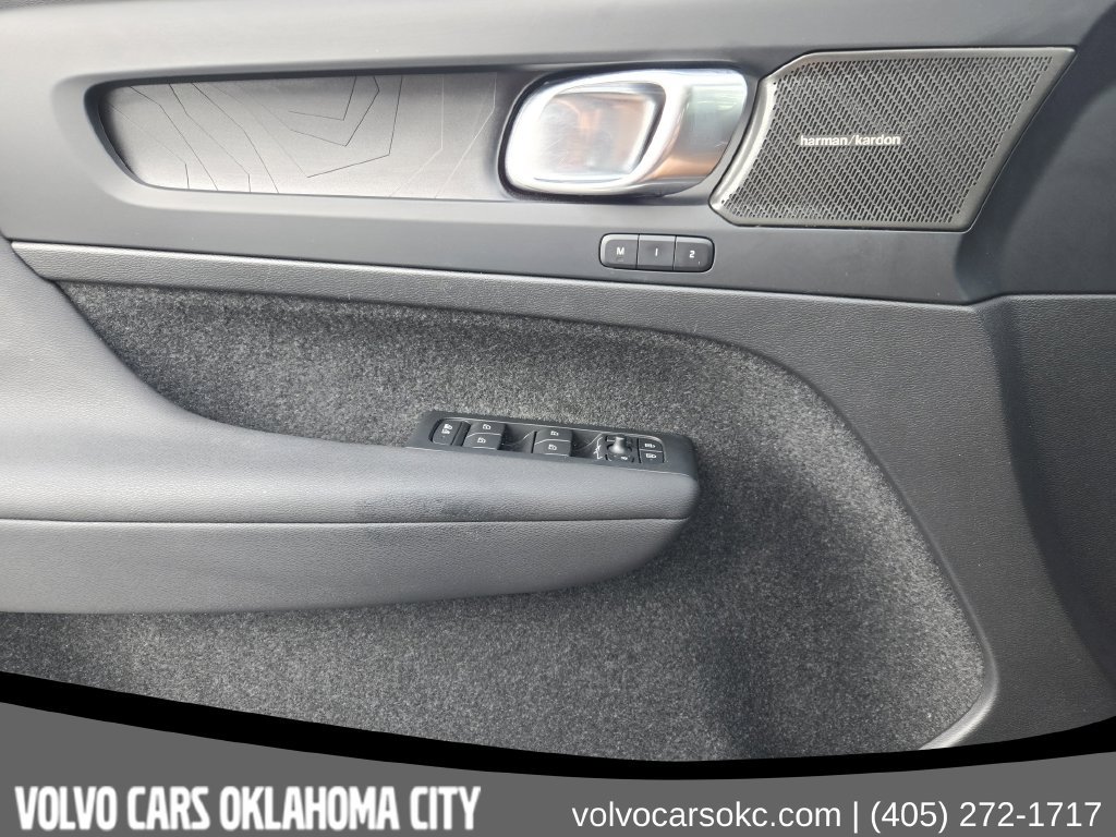 Certified 2023 Volvo C40 P8 Recharge Ultimate AWD/4WD image 17