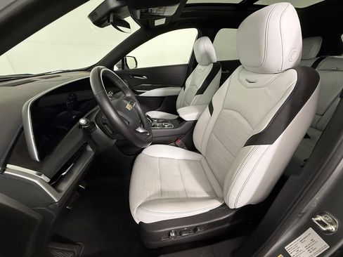 Used 2024 Cadillac XT4 Sport AWD/4WD image 5