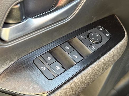 New 2026 Nissan Kicks SV w/ SV Premium Package image 24