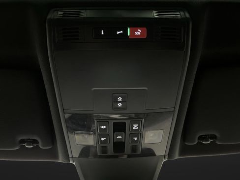 Used 2024 Volkswagen Tiguan SE R-Line image 25