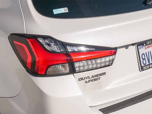 Used 2021 Mitsubishi Outlander Sport SE image 10