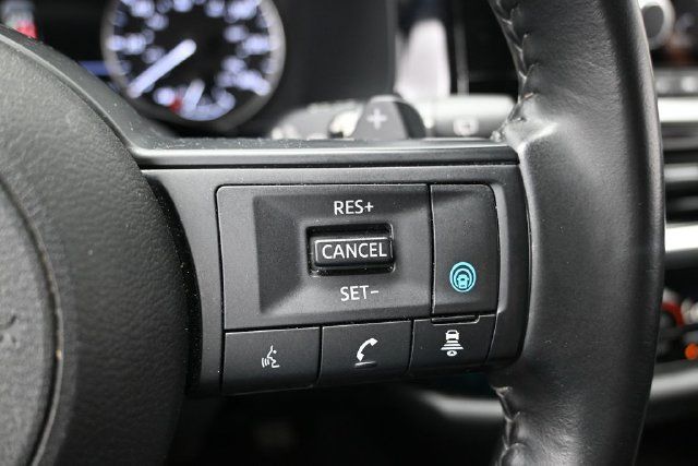 Used 2025 Nissan Pathfinder SV FWD image 31