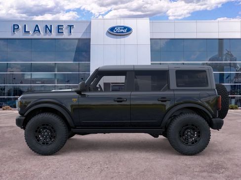New 2026 Ford Bronco Badlands w/ Sasquatch Package AWD/4WD image 3