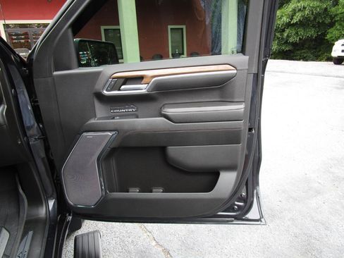 Used 2023 Chevrolet Silverado 1500 High Country w/ Technology Package AWD/4WD image 34