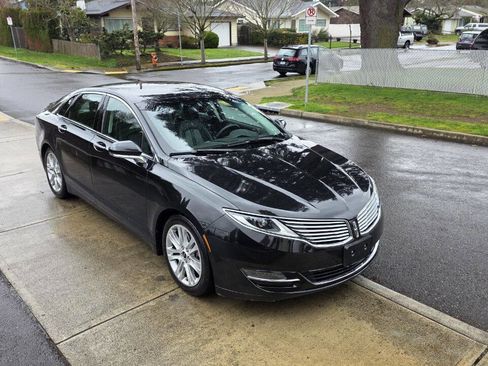 Used 2014 Lincoln MKZ image 3