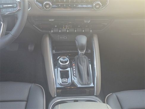 New 2026 GMC Canyon Denali image 17