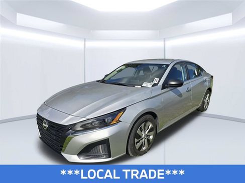 Used 2025 Nissan Altima 2.5 S FWD image 4