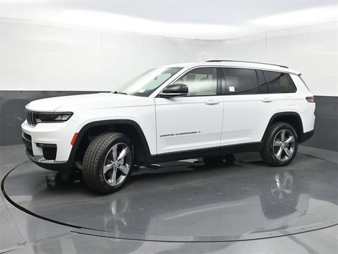 Used 2022 Jeep Grand Cherokee L Limited image 27