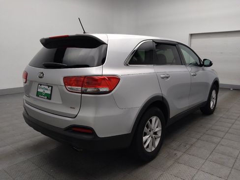 Used 2017 Kia Sorento L FWD image 9