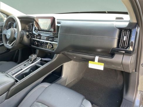 New 2025 Nissan Pathfinder SV image 25