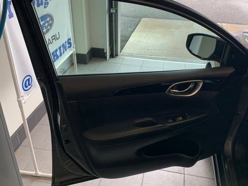 Used 2019 Nissan Sentra SV w/ Special Edition Package FWD image 5