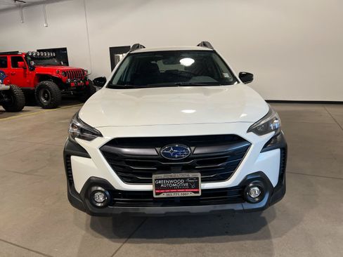 Used 2024 Subaru Outback Premium AWD/4WD image 8