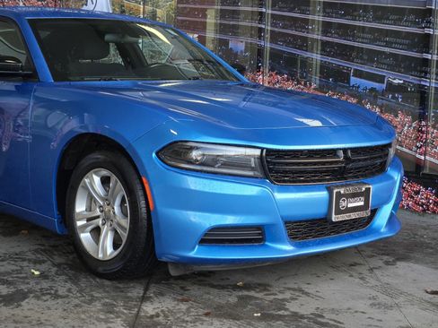 Used 2023 Dodge Charger SXT image 2