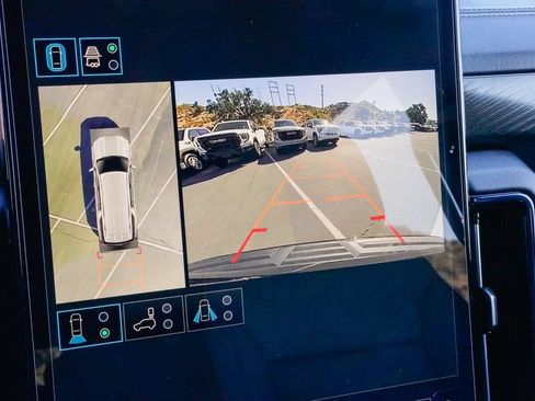 New 2026 GMC Yukon XL AT4 w/ AT4 Premium Package AWD/4WD image 21