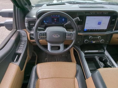 Used 2024 Ford F250 Lariat w/ Lariat Ultimate Package AWD/4WD image 8