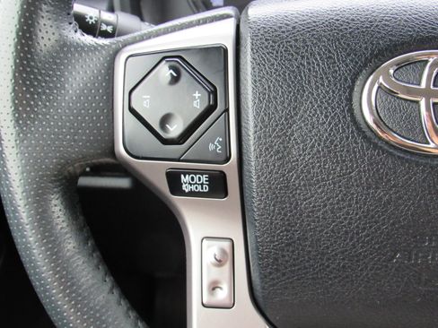 Used 2022 Toyota 4Runner SR5 Premium w/ Moonroof Package AWD/4WD image 20