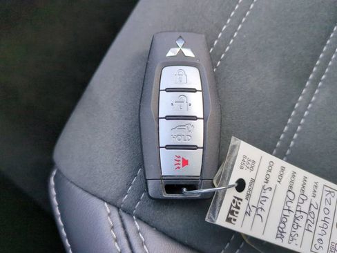 Used 2024 Mitsubishi Outlander SE image 35