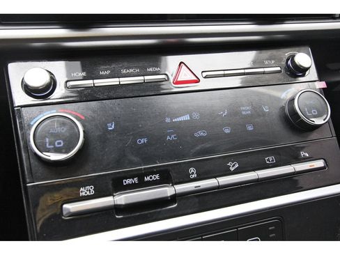 Used 2025 Hyundai Santa Fe SEL FWD image 31