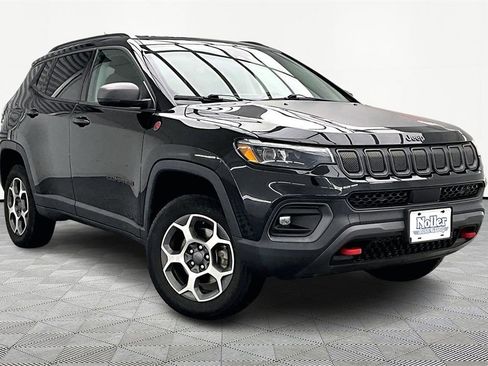 Used 2022 Jeep Compass Trailhawk w/ Trailhawk Elite Group image 12