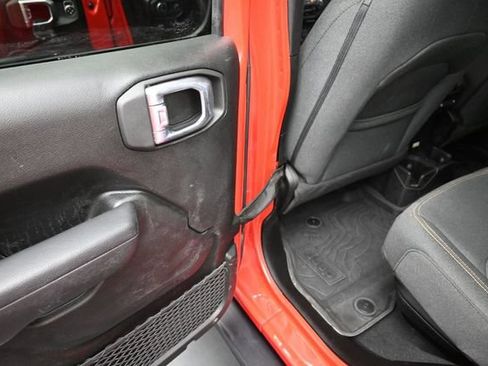 Used 2024 Jeep Gladiator Sport AWD/4WD image 17