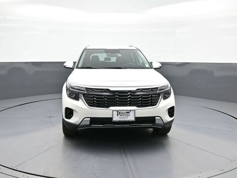 Certified 2024 Kia Seltos S image 2