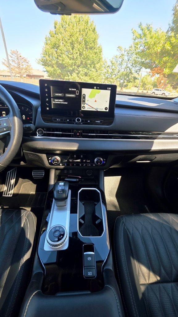 Used 2025 Mitsubishi Outlander AWD image 42