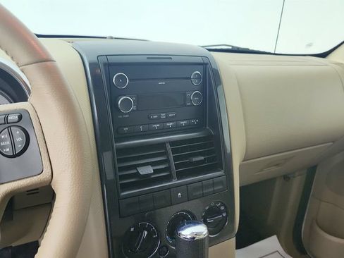 Used 2010 Ford Explorer Sport Trac XLT RWD image 18