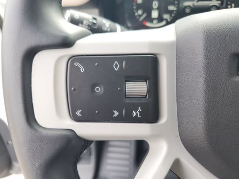 Used 2023 Land Rover Defender 110 S AWD/4WD image 18