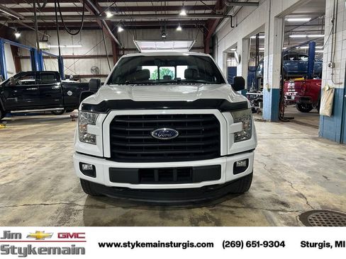 Used 2015 Ford F150 XLT w/ Equipment Group 302A Luxury AWD/4WD image 12