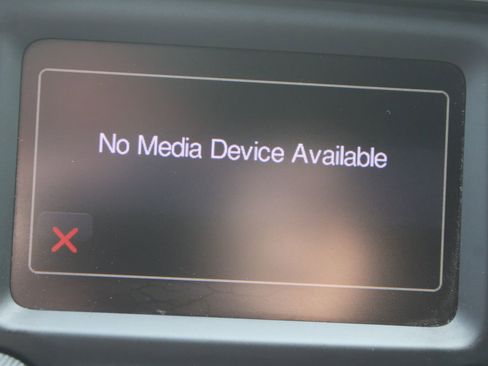 Used 2018 Jeep Compass Latitude FWD image 39