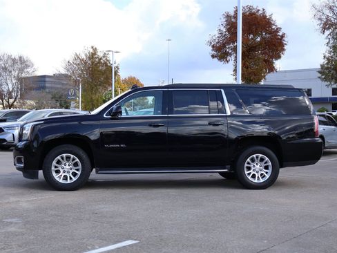 Used 2019 GMC Yukon XL SLT image 3