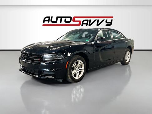 Used 2023 Dodge Charger SXT RWD image 3