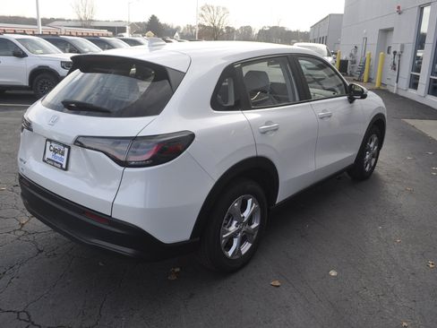 Certified 2025 Honda HR-V LX image 7