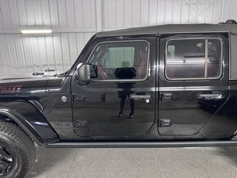 Used 2022 Jeep Gladiator Sport AWD/4WD image 19