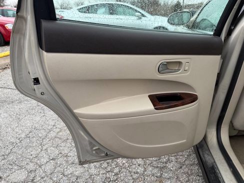 Used 2008 Buick LaCrosse CX image 17