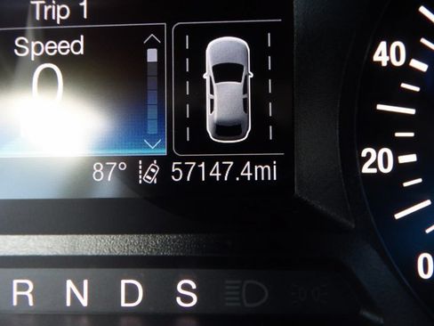 Used 2020 Ford Edge SE FWD image 18