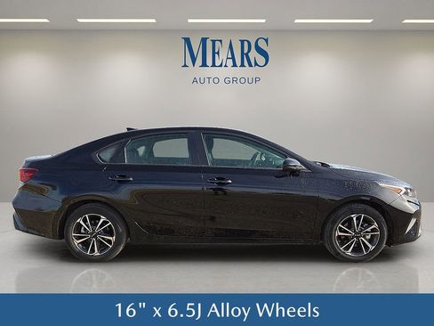 Used 2024 Kia Forte LXS image 7