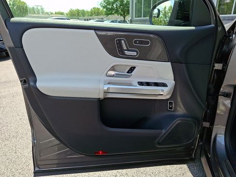 Certified 2023 Mercedes-Benz GLB 250 4MATIC image 13