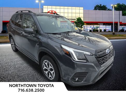 Used 2022 Subaru Forester Premium image 1