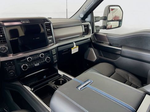 New 2026 Ford F450 Platinum w/ FX4 Off-Road Package AWD/4WD image 27