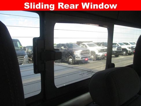 Used 2021 Jeep Gladiator Rubicon w/ Trailer Tow Package AWD/4WD image 21