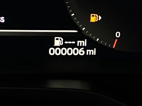 New 2025 Mitsubishi Outlander SE image 17