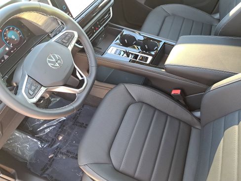 New 2026 Volkswagen Atlas SEL image 17