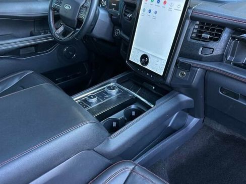 Used 2022 Ford Expedition Max Limited image 15