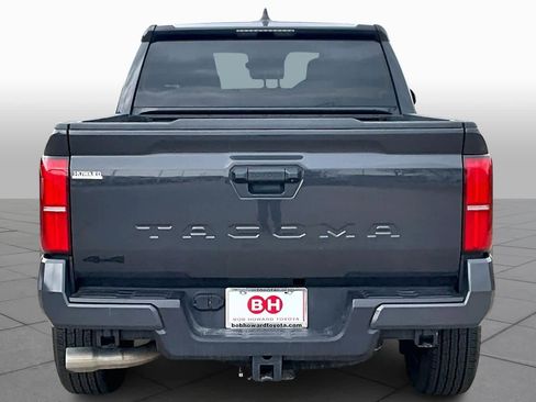 Used 2025 Toyota Tacoma TRD Sport AWD/4WD image 5